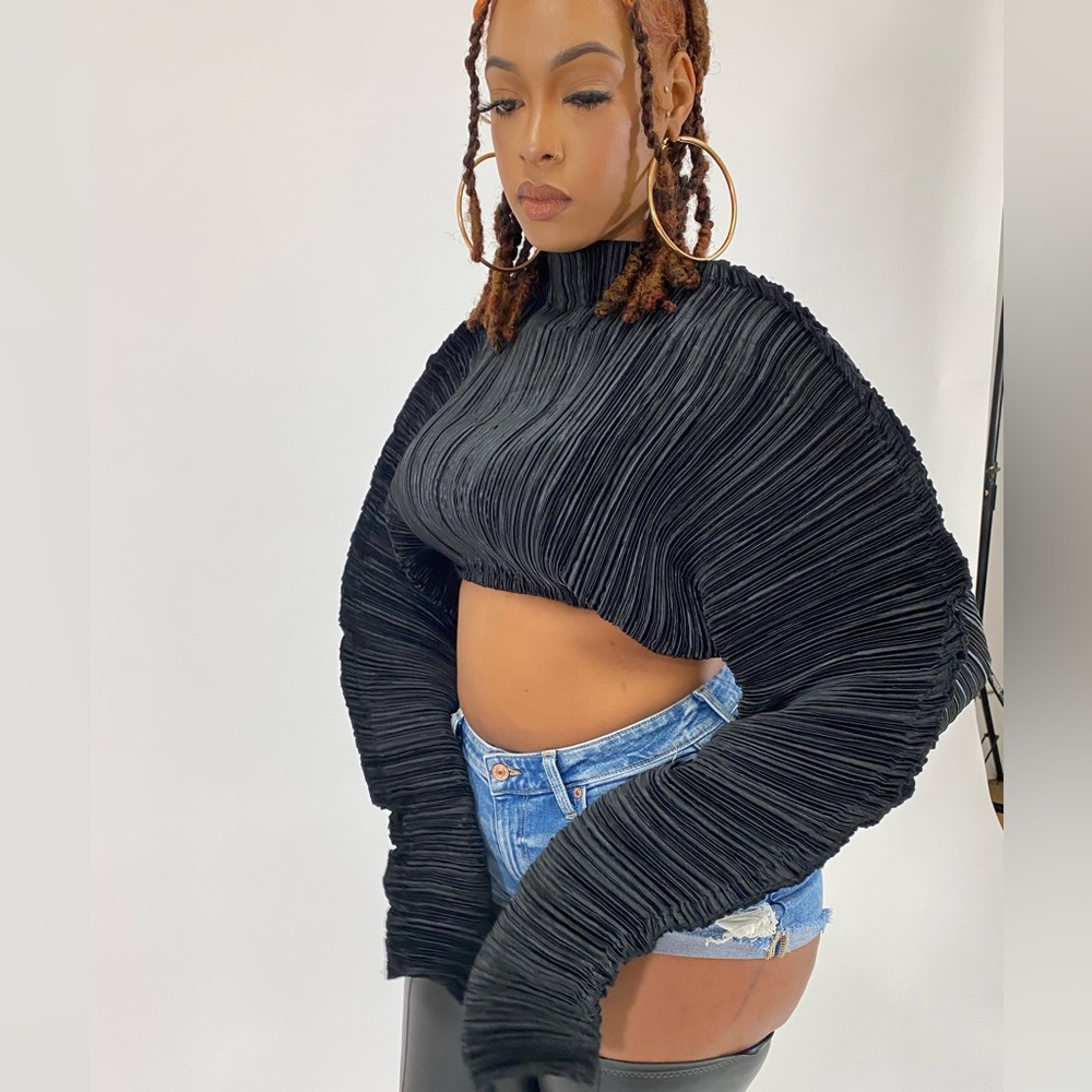 Black Casual Crop Top (WATCH VIDEO)